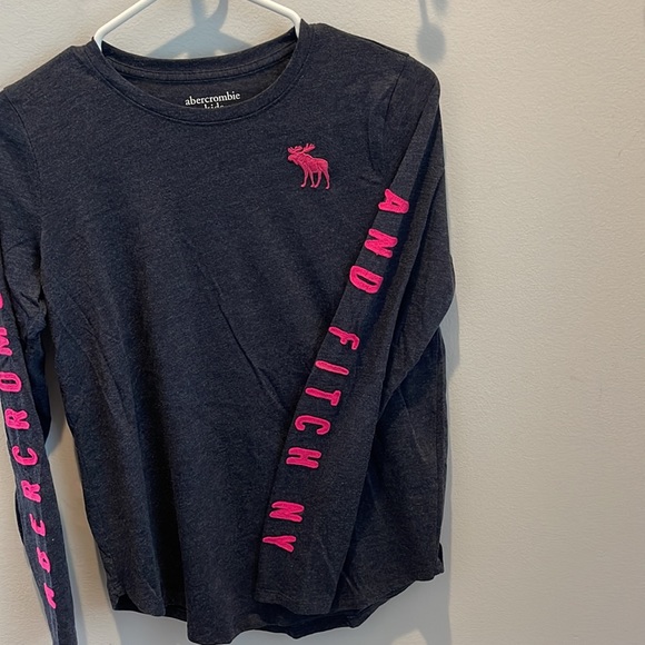 Abercrombie & Fitch girls long sleeve.. Like new condition - Picture 3 of 4